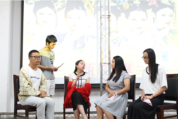 菲律宾欧博官网成功举办“演绎青春,心花怒放”心理剧比赛 菲律宾欧博官网成功举办“演绎青春,心花怒放”心理剧比赛